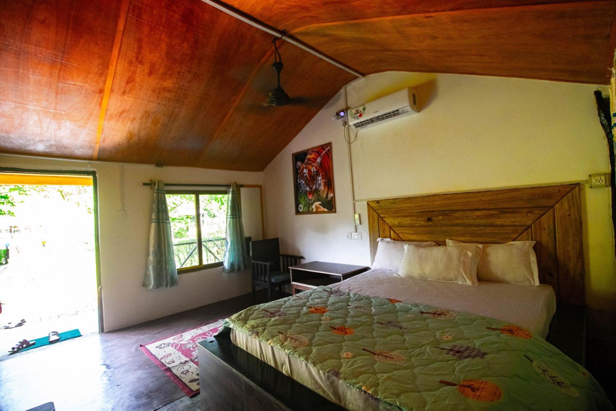 Hotel Wild Planet Eco Retreat Bardiya Esterno foto